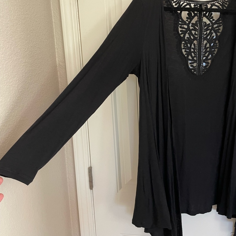 Daisy Fuentes Black Asymmetrical Long Sleeve Blouse